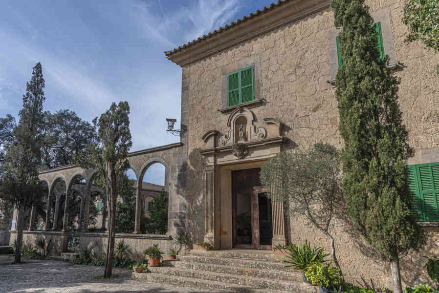 Mallorca - Randa 04 - santuari de Cura.jpg